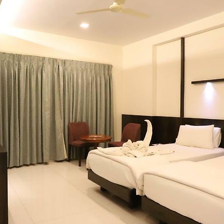 Kyriad Hotel Vijayapura By Othpl Биджапур Экстерьер фото