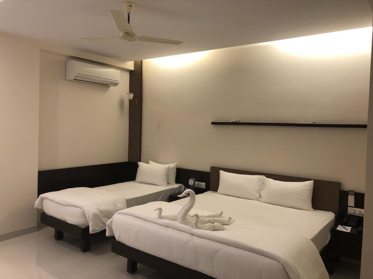 Kyriad Hotel Vijayapura By Othpl Биджапур Экстерьер фото